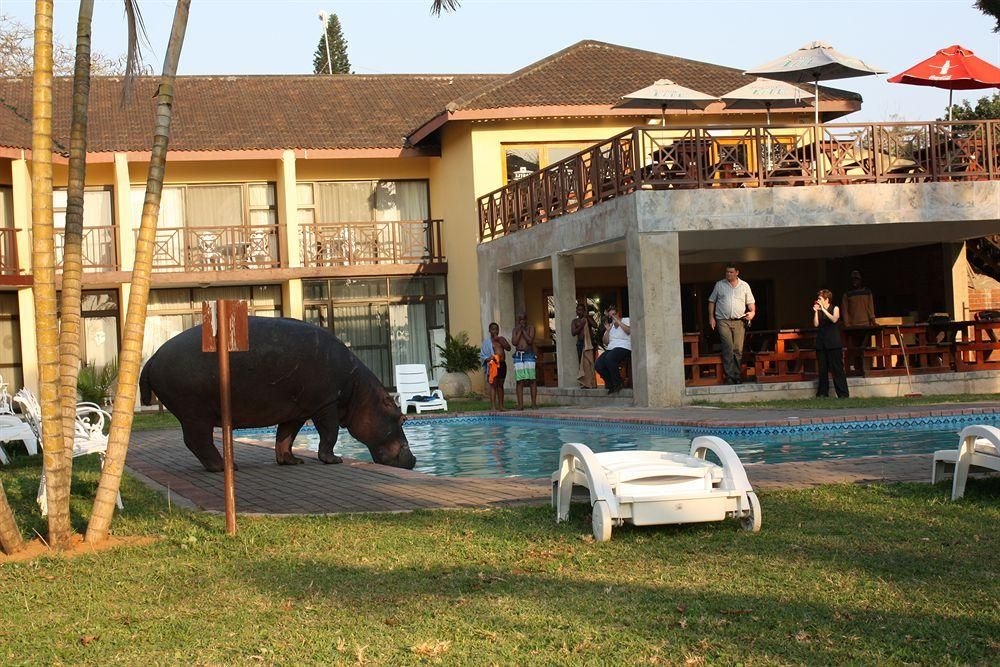 Elephant Lake Hotel4