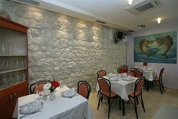 Trogirski Dvori3