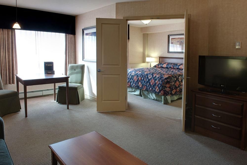 Sandman Hotel Suites & Spa Regina1