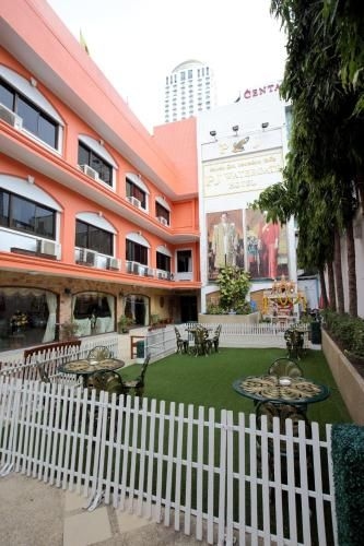 โรงแรมพีเจ วอเตอร์เกต (PJ Watergate Hotel)4