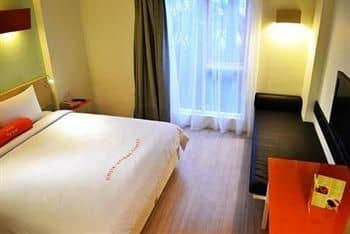 โรงแรมแฮริสเรสซิเดนท์ซันเซทโรด โรงแรมแฮริสเรสซิเดนท์ซันเซทโรด
