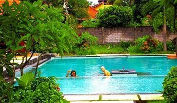 กุสุมารีสอร์ต เซอมินยัก (Kusuma Resort Seminyak)4
