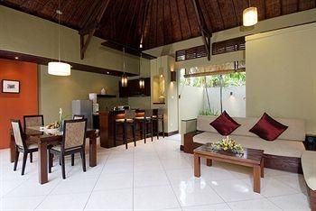 ปราฑา วิลลาส์ เซมินยัก (Pradha Villas Seminyak)0