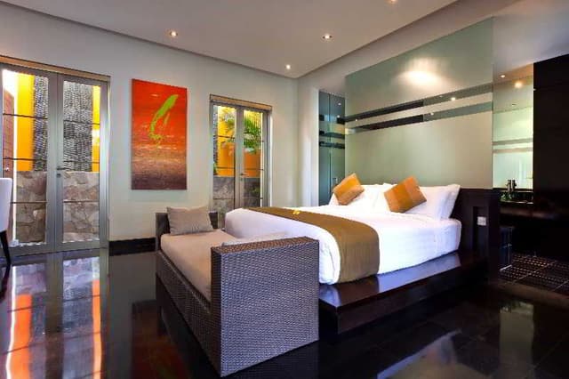 VILLA POOL VIEW