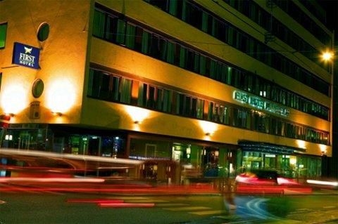 โรงแรมเฟิร์ส โฮเทล มิลเลนเนียม (First Hotel Millennium)2