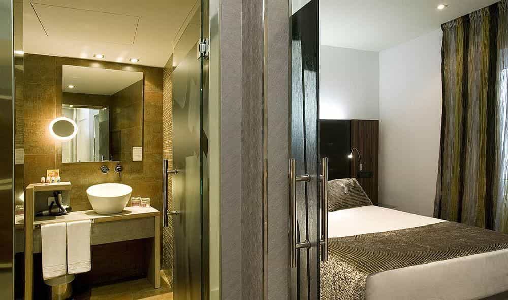 High Tech Tamarises Hotel