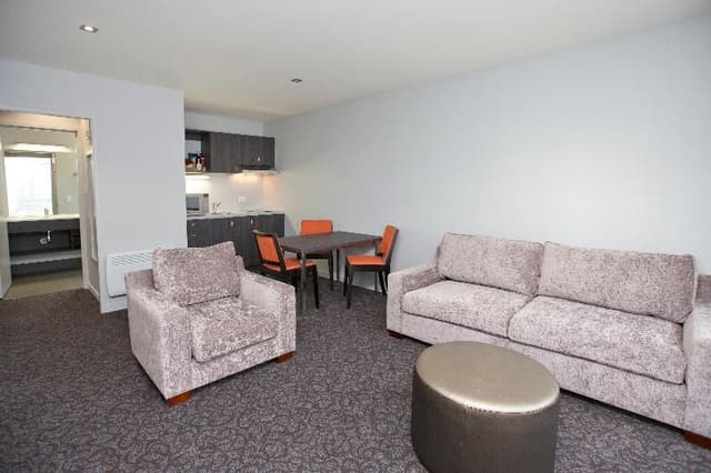 FAMILY ROOM STANDARD