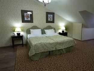 Lancaster Court Hotel4