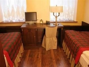 Lancaster Court Hotel3