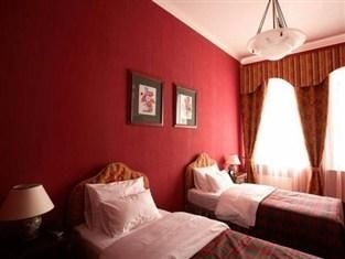 Lancaster Court Hotel1
