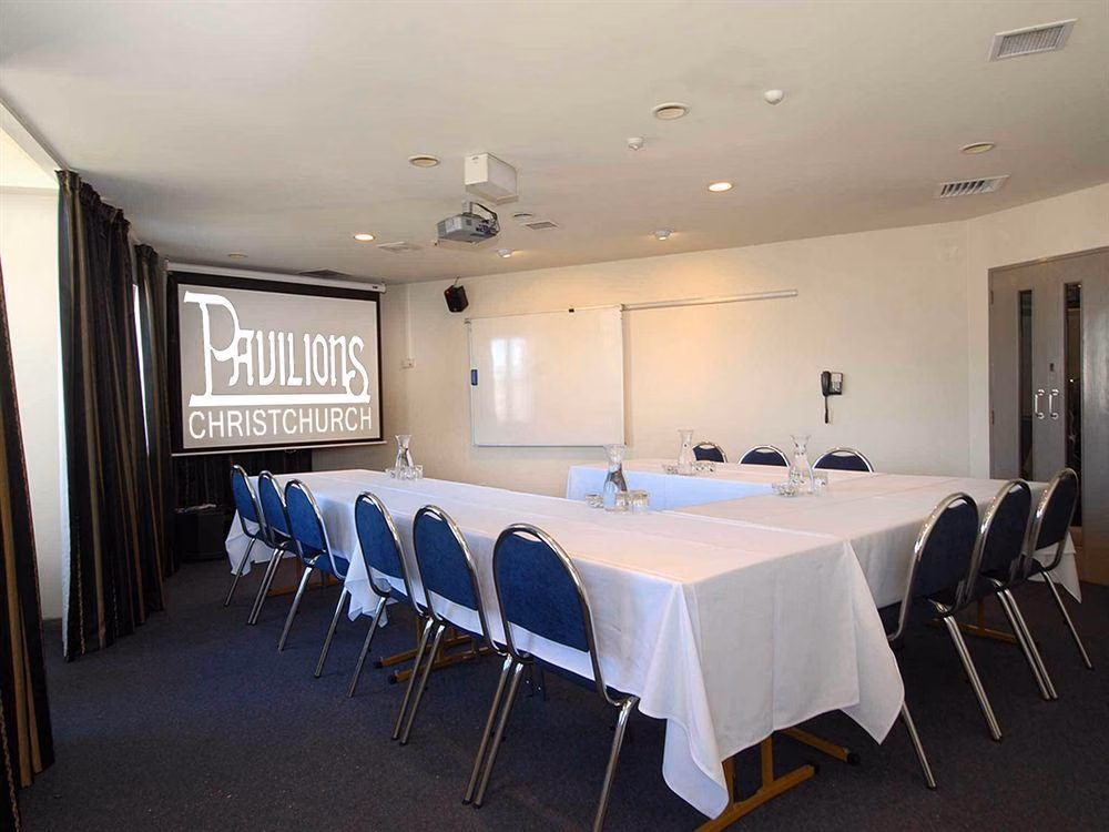 Quality Inn Pavilions4