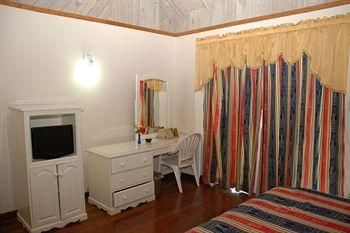 Shields Negril Villas1