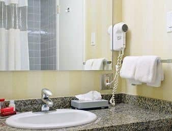 Ramada Hotel - Suites Metrotown Ramada Hotel - Suites Metrotown