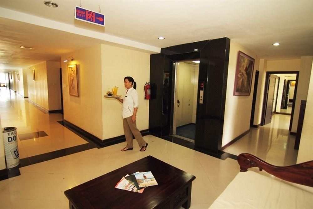 โรงแรมเนอร์มาลา แอนด์ คอนเวนชันเซ็นเตอร์ (Nirmala Hotel & Convention Center)4