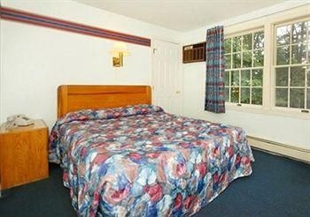 Rodeway Inn3