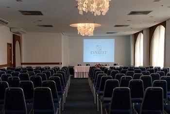 Everest Porto Alegre Hotel1