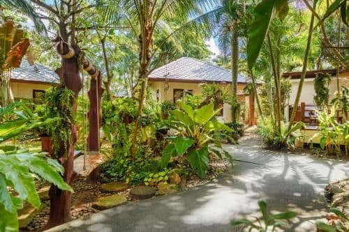 One-Bedroom Bungalow with Garden View