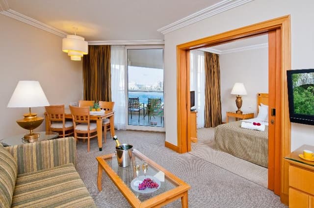 SUITE TWO BEDROOMS
