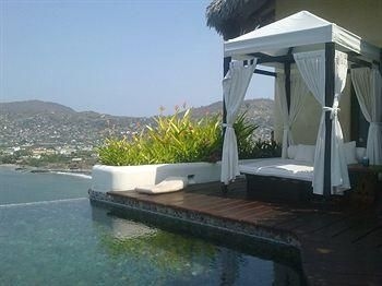 Tentaciones Hotel and Lounge Pool1
