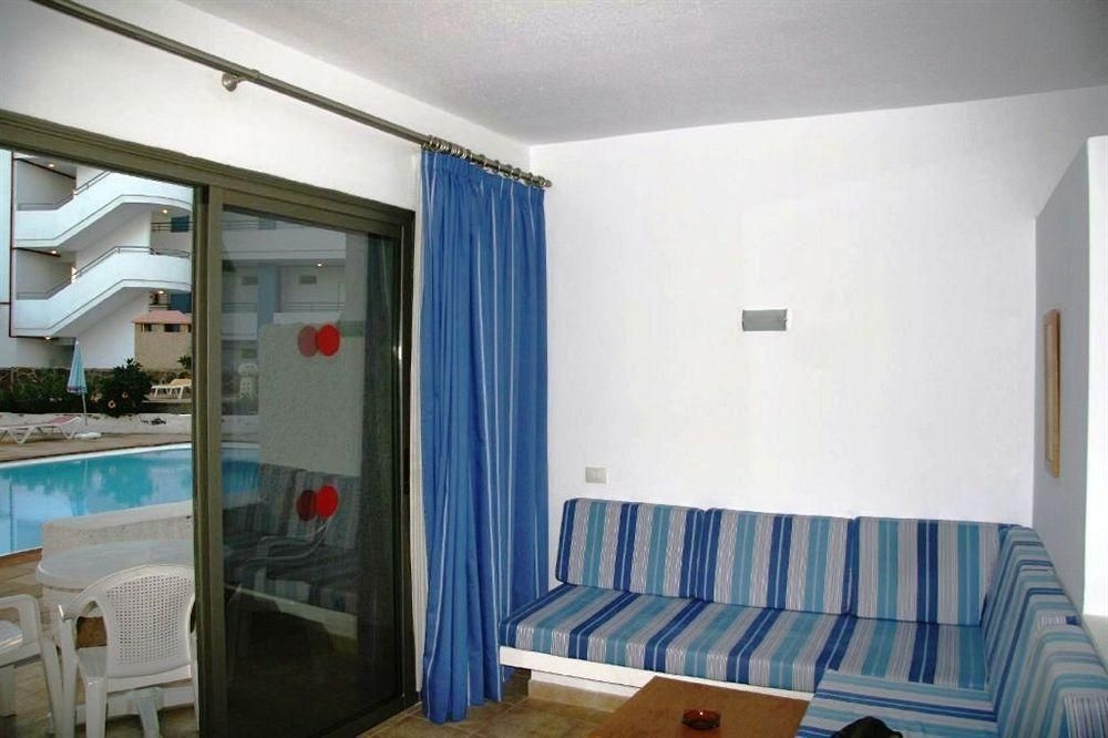Dolores Apartments2