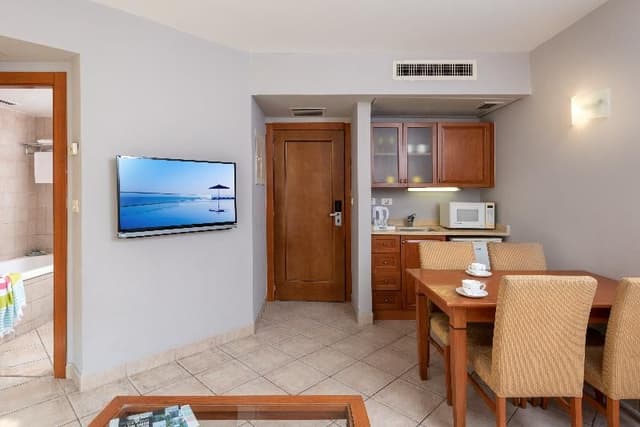 JUNIOR SUITE CAPACITY 1