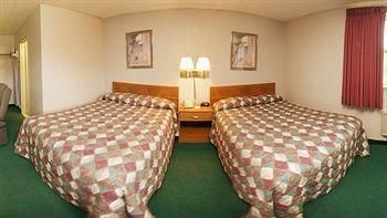 Econo Lodge3
