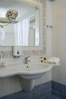 Atrium Hotel0