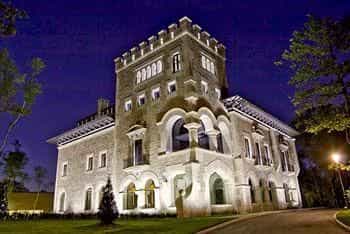 Castillo del Bosque la Zoreda