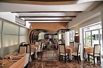 The Jonathon Boutique Hotel4