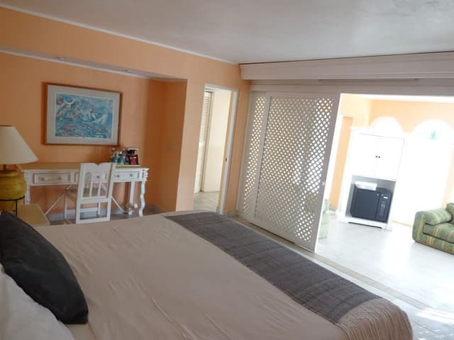 JUNIOR SUITE KING SIZE BED