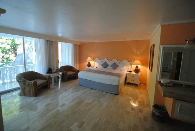 JUNIOR SUITE KING SIZE BED