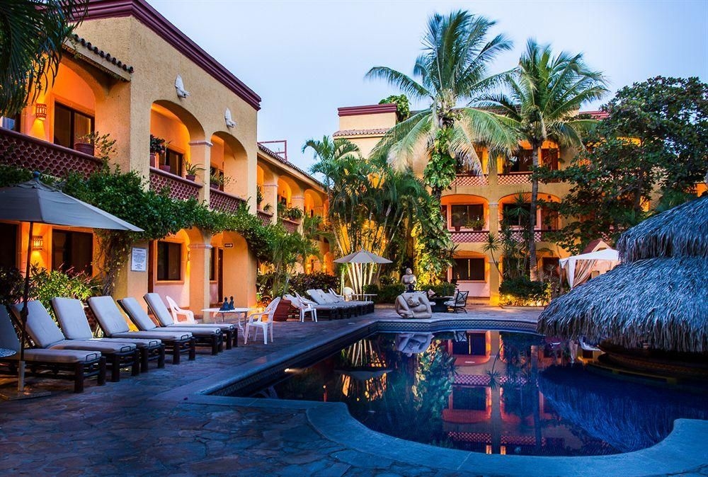 Tropicana Inn0