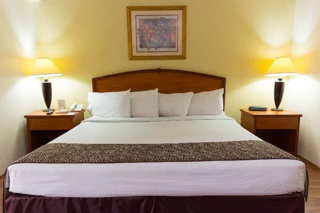 JUNIOR SUITE KING SIZE BED