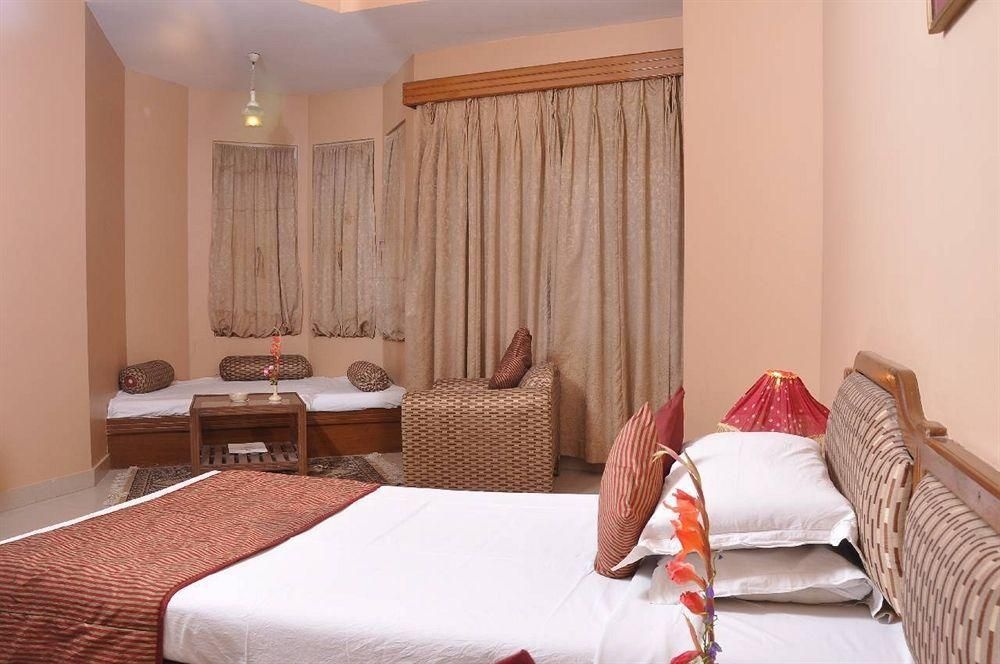 Hotel Vishnupriya1