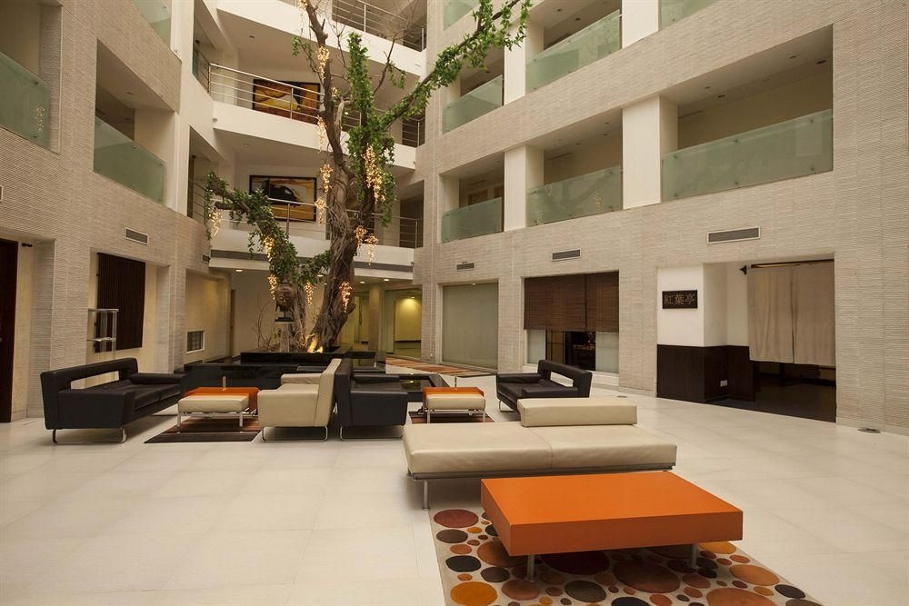 Avalon Courtyard3