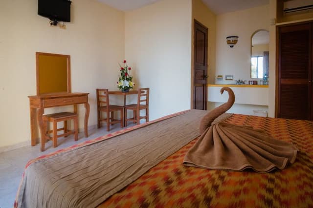SINGLE KING SIZE BED