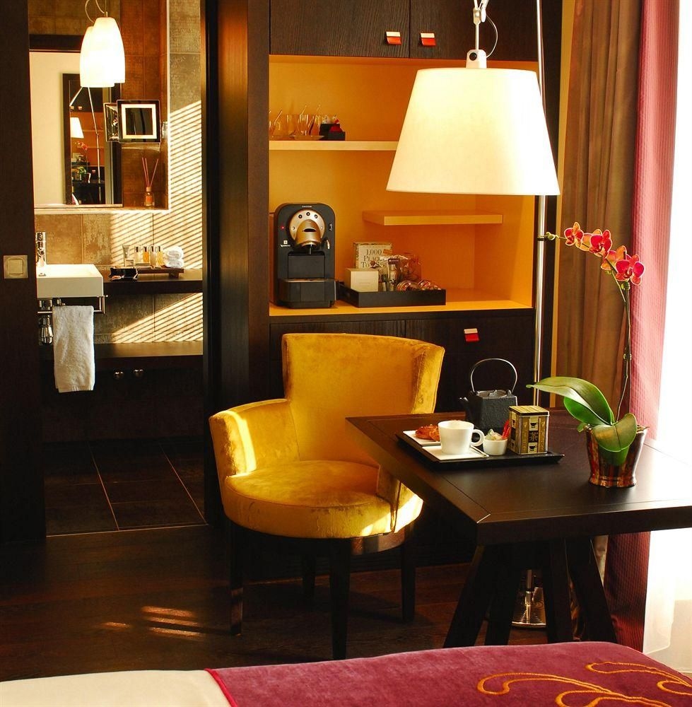 โรงแรมอีสต์เวสต์ (Eastwest Hotel)4