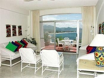 Dolphin Cove Inn3