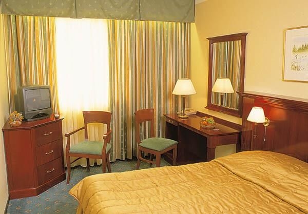 City Hotel4