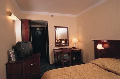 City Hotel2