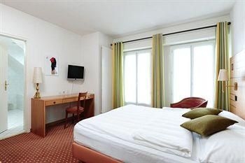 โรงแรมอีเดน (Hotel Eden)3