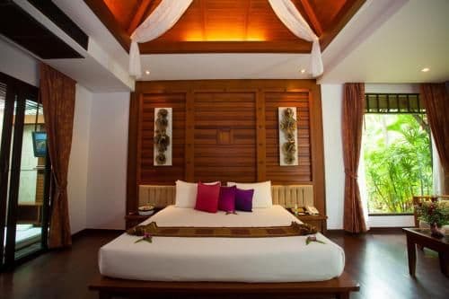 Villa with Spa Bath