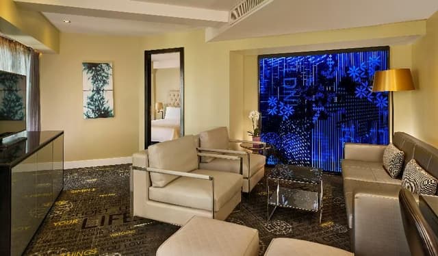 SUITE ONE BEDROOM