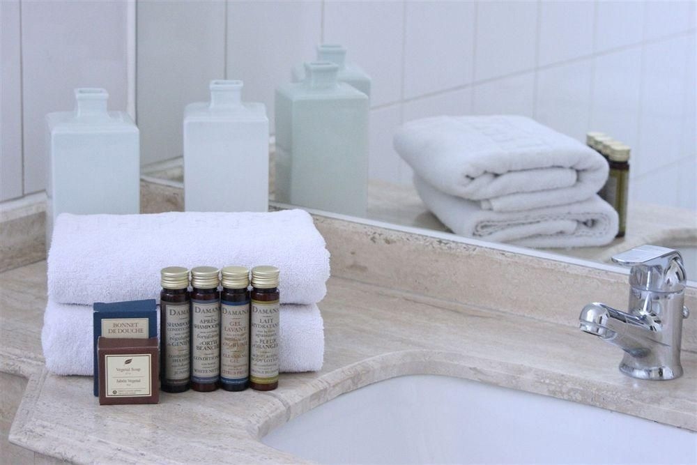Park Plaza Bonaparte Boutique1