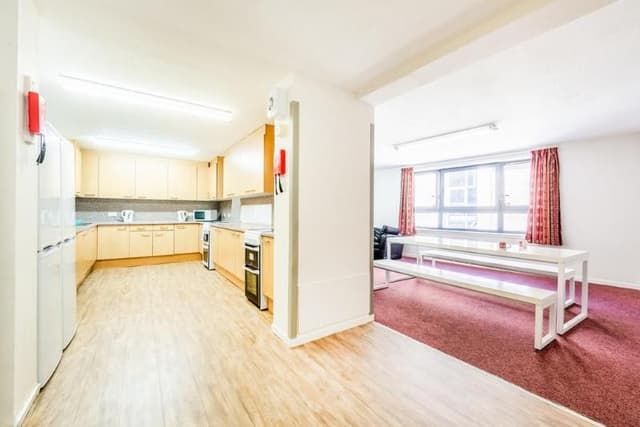 APARTMENT FIVE BEDROOMS