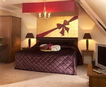 Three Ways House4