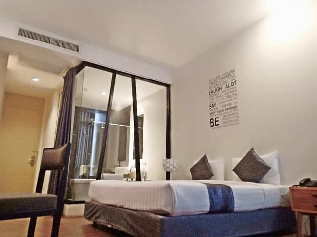 Double or Twin DELUXE POOL VIEW