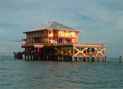 Kelong Paradise Waterfront Resort2