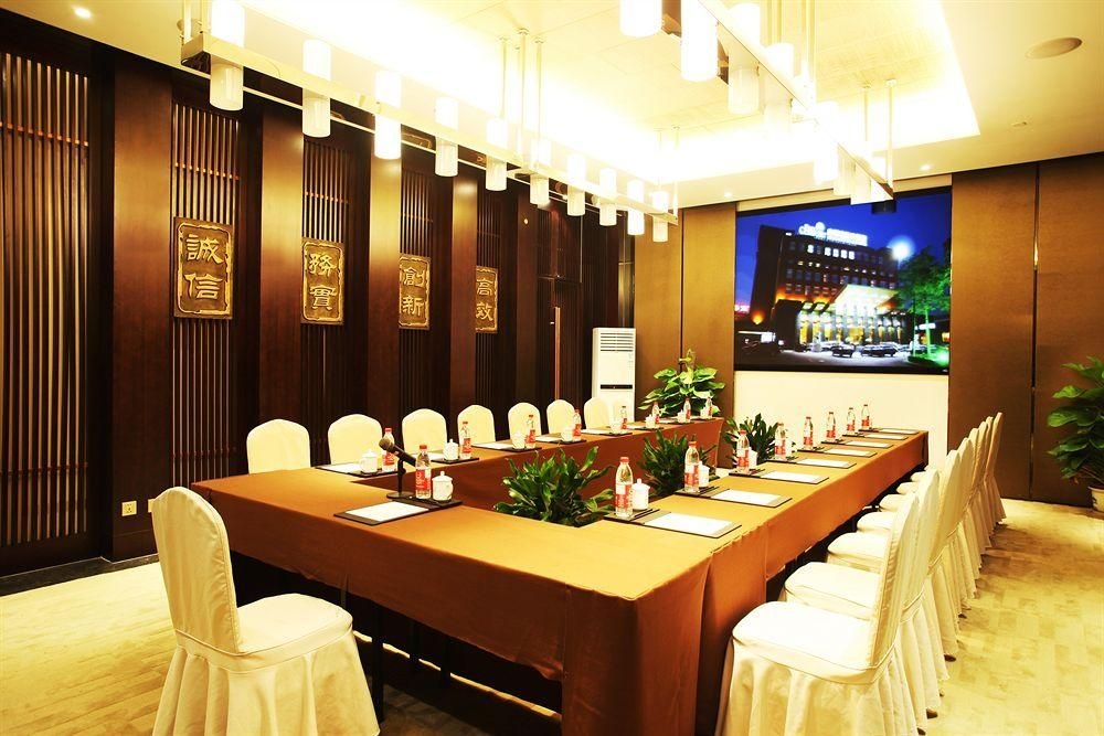 Free Comfort Holiday Hotel1