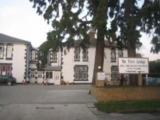 โอโย เดอะ เฟิรสต์ ลอดจ์ ลอนดอน ฮีทโธรว์ (OYO The Firs Lodge London Heathrow)0